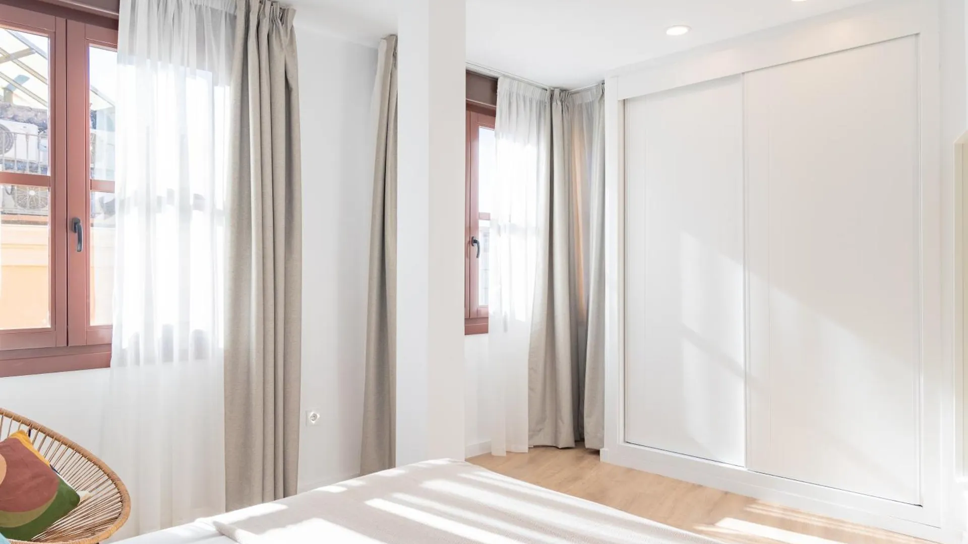 Feelathome Atarazanas Apartments Malaga