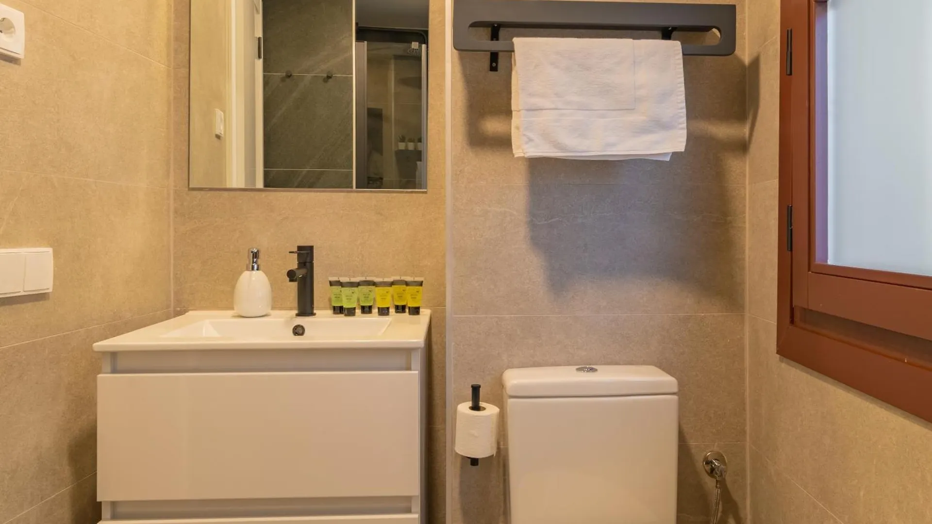 Feelathome Atarazanas Apartments Malaga