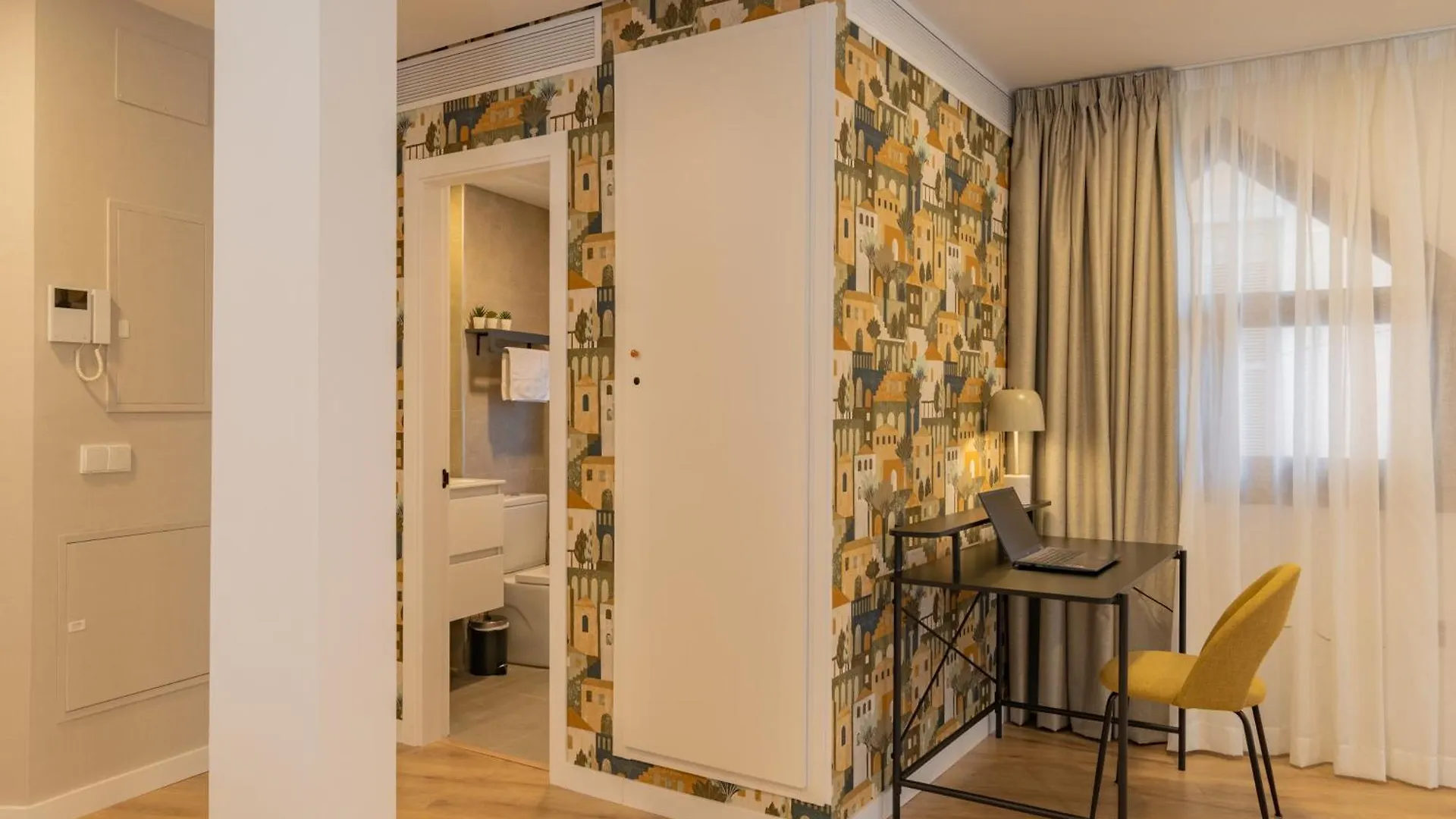 Feelathome Atarazanas Apartments مالقة إسبانيا