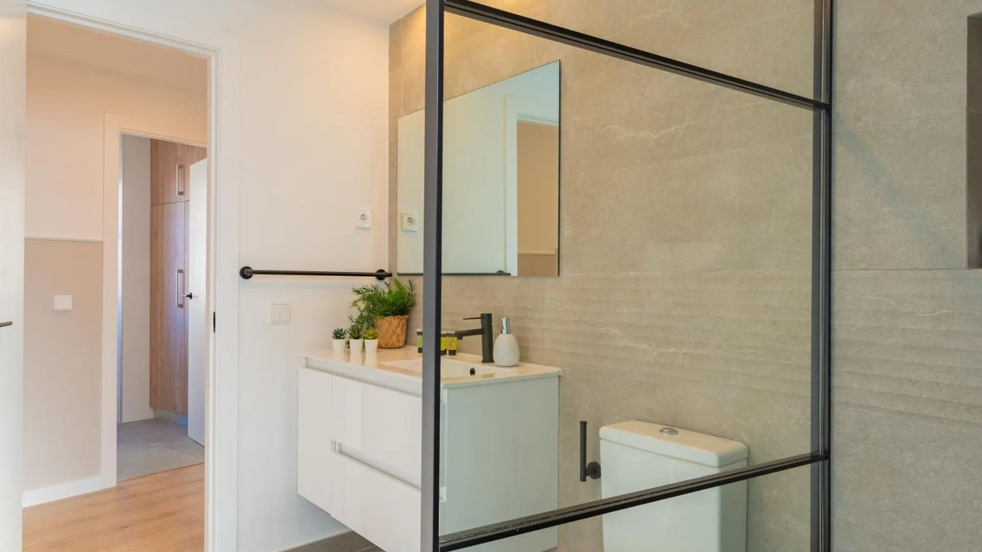Feelathome Atarazanas Apartments Malaga